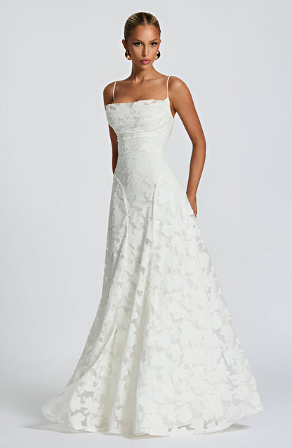 Vestido Diana – Elegancia de noche con encanto atemporal