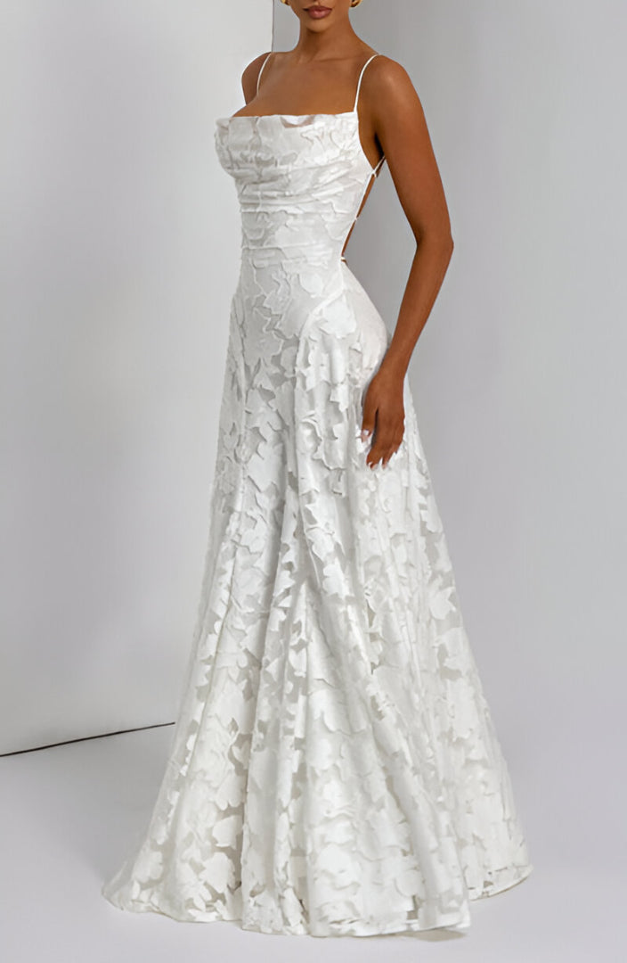 Vestido Diana – Elegancia de noche con encanto atemporal