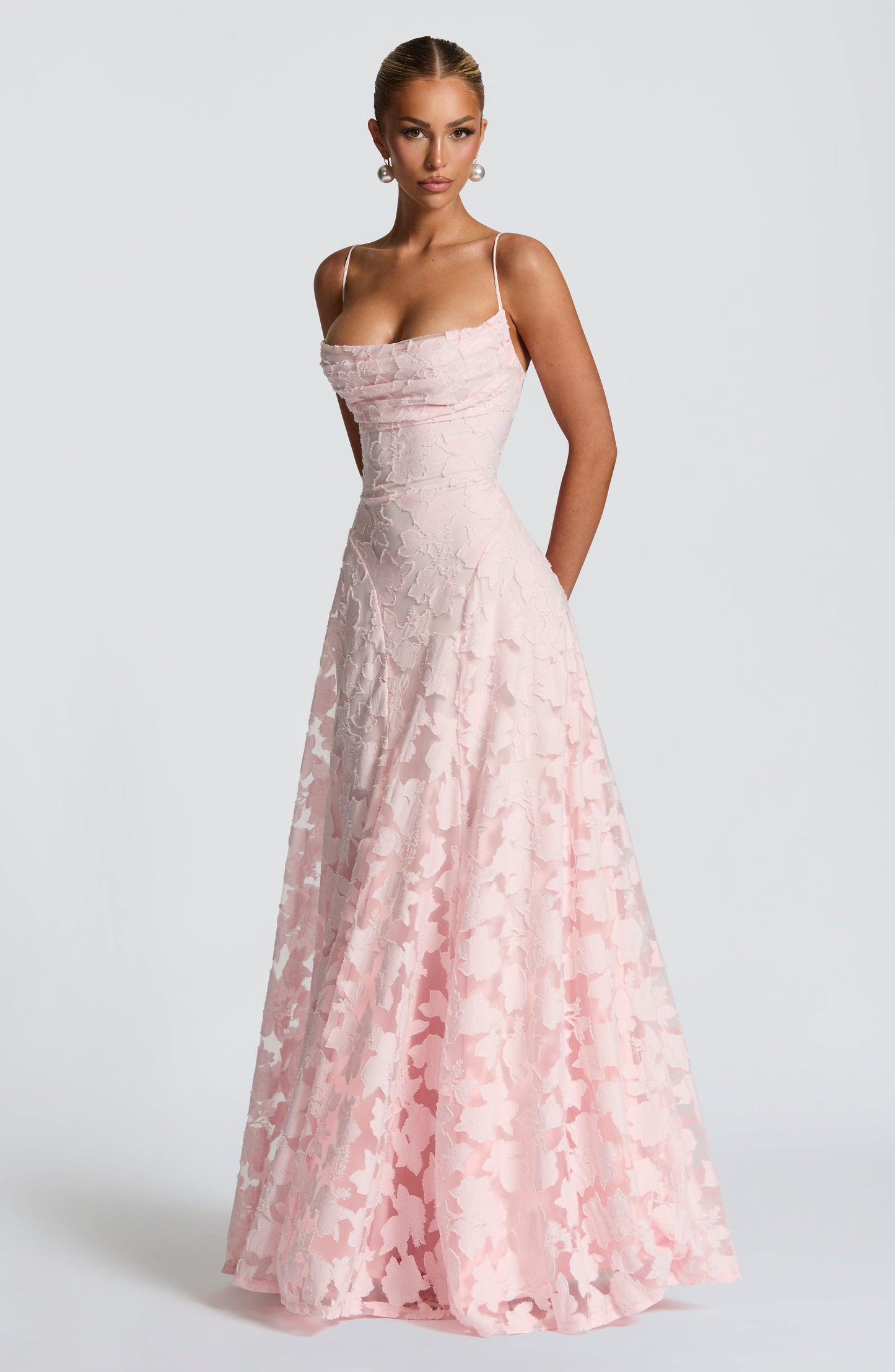Vestido Diana – Elegancia de noche con encanto atemporal