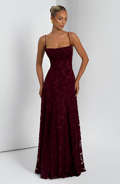 Vestido Diana – Elegancia de noche con encanto atemporal