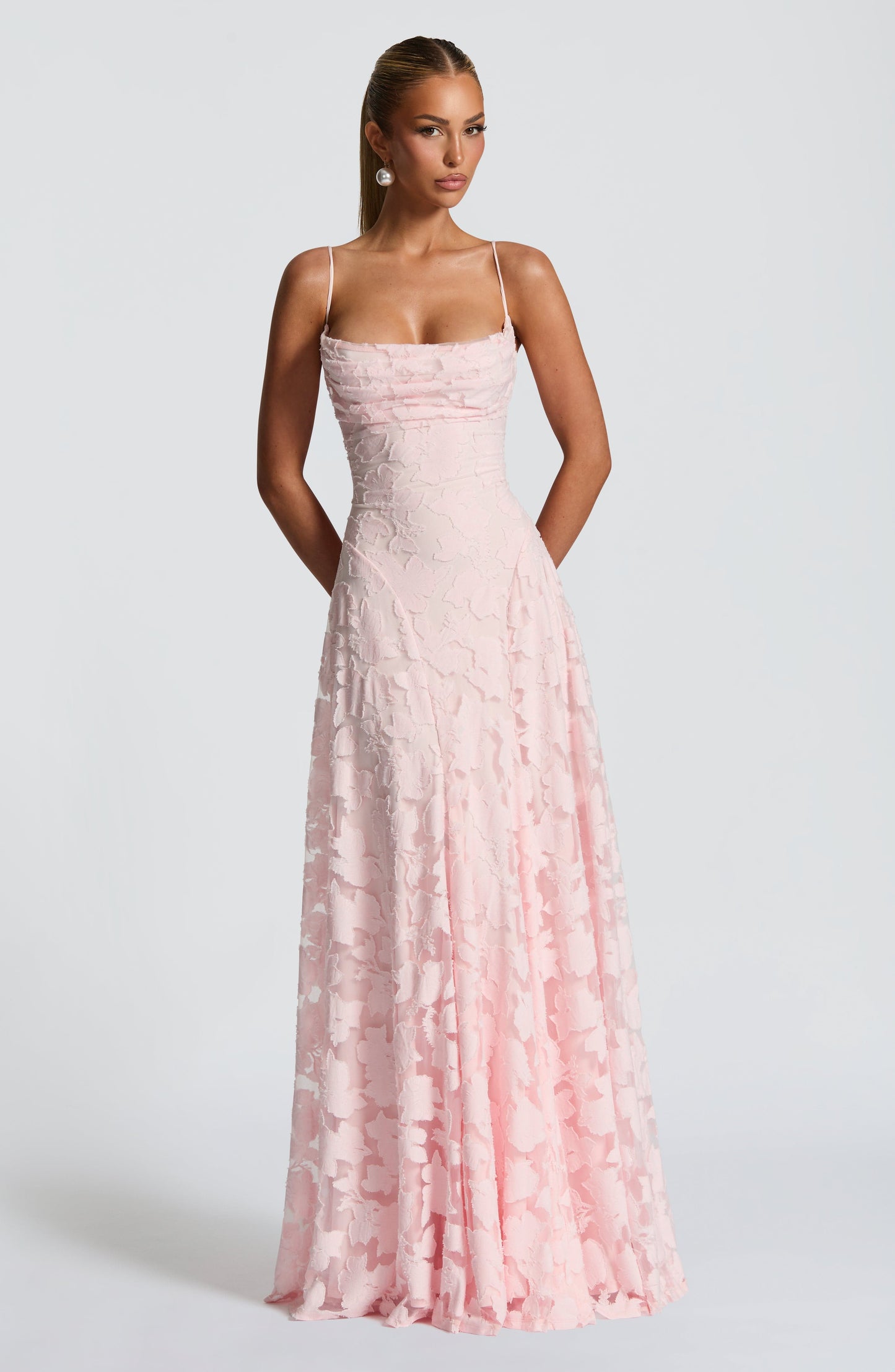 Vestido Diana – Elegancia de noche con encanto atemporal